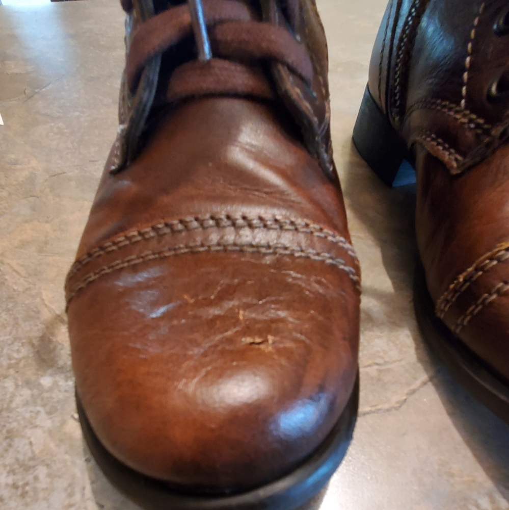 Boots - Picture 2 of 9